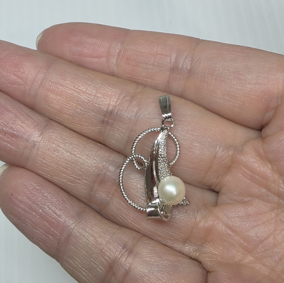 Jewelry - modernist retro Japanese saltwater cultured akoya vintage pearl pendant